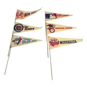 Vintage MLB Felt Mini Pennant Set Detroit Tigers New York Yankees Twins AL READ